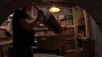 Four, three, two, one. - Moonshiners: Master Distiller