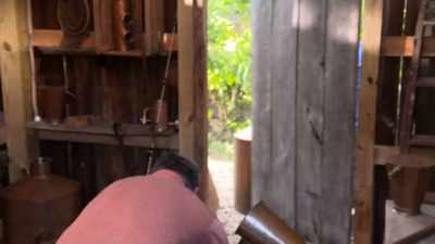 Four, three, two, one. - Moonshiners: Master Distiller