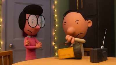 - Frank, can you please...
- Can't talk! Concentrating. - Diary of a Wimpy Kid Christmas: Cabin Fever