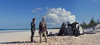 Frank, get out of there! - Tomorrowland