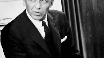 Frank Sinatra,
he's a big draw in Las Vegas. - Mafia Spies