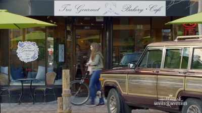 [Frankie chuckles] - Poisoned in Paradise: A Martha's Vineyard Mystery