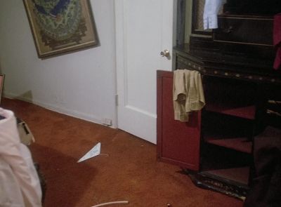 (Frankie)
Johnny never kept his room
like this at home. - The A-Team
