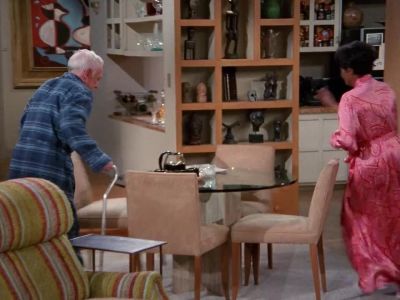 FRASIER:
Daphne! - Frasier