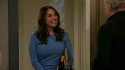 Frasier, hi, I'm
Siobhan, Eve's friend. - Frasier