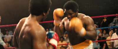 Frazier's taking some damage.
A real surprise. - Big George Foreman
