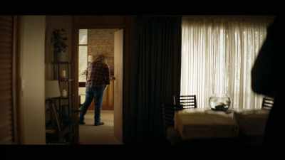 Freddie, hey.
- I ran the CCTV - The Tourist