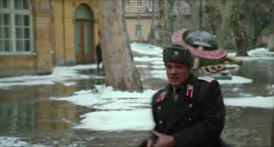 Freeze! You are under arrest!
Drop your gun! - Red Heat