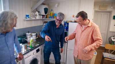Fresh from the oven.
Fresh, fresh, fresh from the oven. - James May and the Dull Men