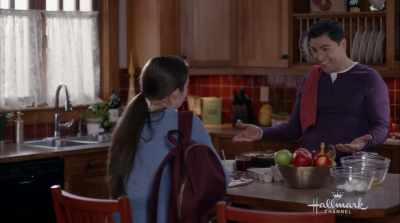 - Frittata breakfast special, huh?
- Yeah, Dad, I'm a vegan. - Love on the Menu