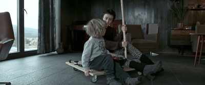 - From far away.
- Now you have to go again? - Fugue