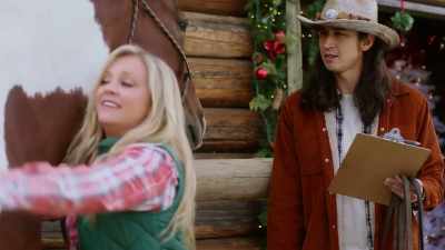- From la.
- Oh, great. - Mistletoe in Montana