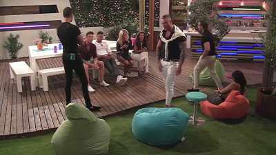 From match point down,
underdog Zara - Love Island