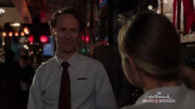 - From the big one. I know.
- That's my Charlotte. - Christmas Encore