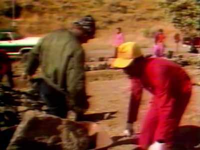 ♪ From the hills of Oregon ♪ - Wild Wild Country