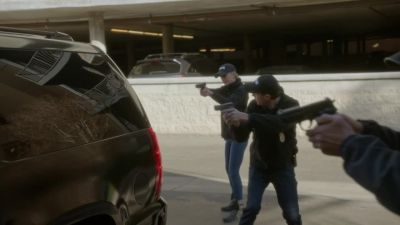 Front's clear. - NCIS