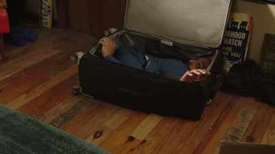 - Fuck.
- Why... why is he in there? - Creepshow