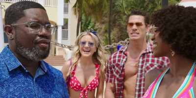 -Fuck yeah! Yeah!
-Yay! Guys-- - Vacation Friends