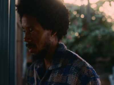 - Fuckin' dumb.
- [Mali chuckles] - She Taught Love