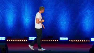 Fucking Americans." - Russell Howard: Recalibrate