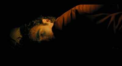 - Fucking asshole.
- [Ricky gasping, choking] - Joker: Folie à Deux