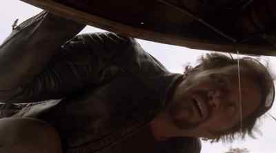 Fuel line's busted. - Tremors 5: Bloodlines