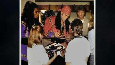 ♪ Funky Cold Medina - Milli Vanilli