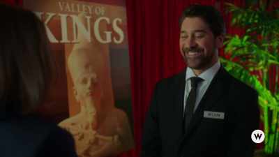 Funny. [Chuckles]
Let's get you a name tag. - Autumn in the City