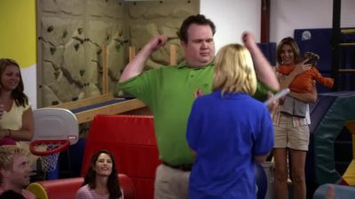 ♪ G-Get it on ♪ - Modern Family