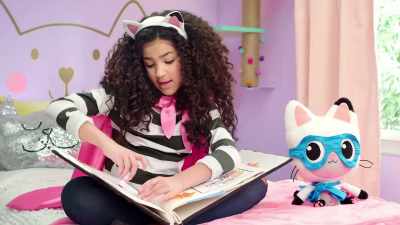 [Gabby hums tune] - Gabby's Dollhouse
