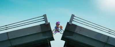 -[Gabi] Huh.
-[drawbridge creaking] - Vivo