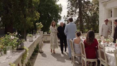 Gabriel, this is Father Pierre. - Emily in Paris