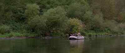 Gail, stop looking at them. - The River Wild