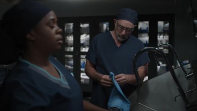 Gaining access through
the umbilical vessels... - The Good Doctor