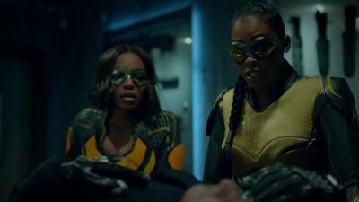          -[Gambi groans]
         -Dad, we're in. - Black Lightning