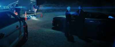 Gang-related killing.
Put that in the report. - Lights Out