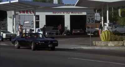(GARAGE BELL RINGS) - Smokey and the Bandit