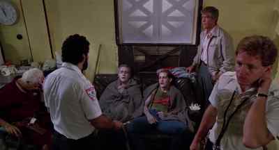 Gary! Gary, get the lights. - The Return of the Living Dead