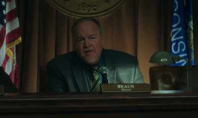 - [Gary] Go back to that "weak link" part.
- [man] Yeah, okay. Yeah. - Irresistible