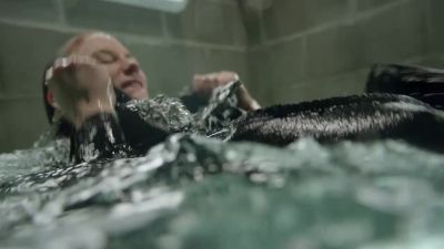 (GASPING) - Supergirl