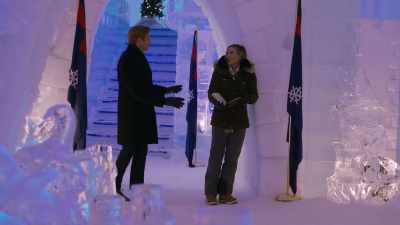 (gasping) - A Royal Christmas Crush