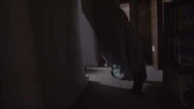 (gasping)
(suspenseful music) - Tooth Fairy: Queen of Pain
