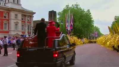 Gasping, "There is the Queen"
was massive. - Elizabeth Windsor