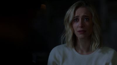 - [GASPS]
- [ECHOING] Hey, sis. - Supernatural