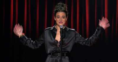 [gasps] I feel like a turtle
that just got roller skates - Jenny Slate: Stage Fright