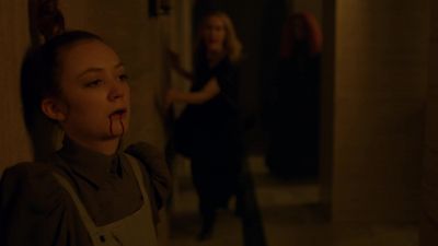 -(gasps)
-I should have been
on that plane! - American Horror Story