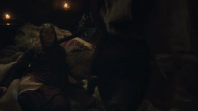 - [gasps]
- [man growls softly] - The Last Kingdom