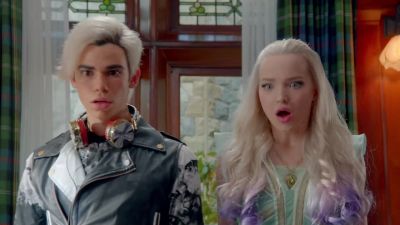 GASPS Man that thing was nasty - Descendants 2
