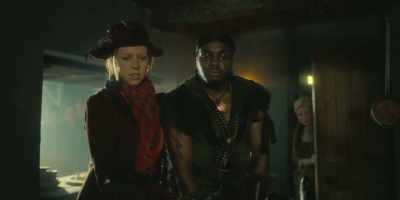 [gasps] Nell, she's doing scary eyes.
[whimpers] - The Completely Made-Up Adventures of Dick Turpin