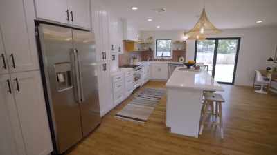 -[gasps] Oh, my gosh!
-[Dusty] Holy... - Why the Heck Did I Buy This House?